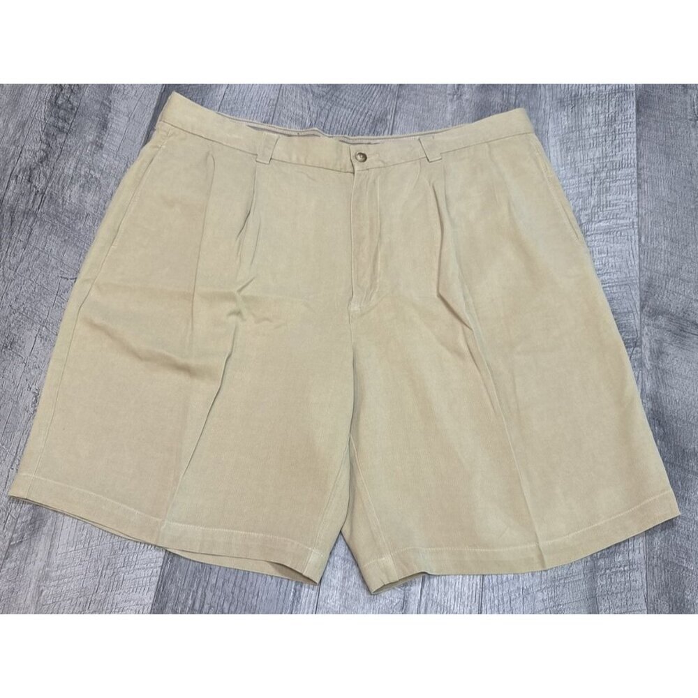 Tommy Bahama Shorts Mens 36 Beige Silk Pleated Relaxed Chino Hawaiian Cruise Y2K